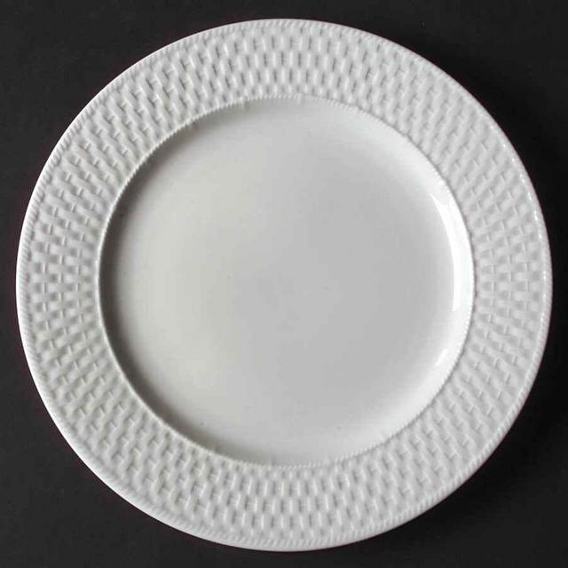 Dinner Plate    Basket Weave     by Oneida