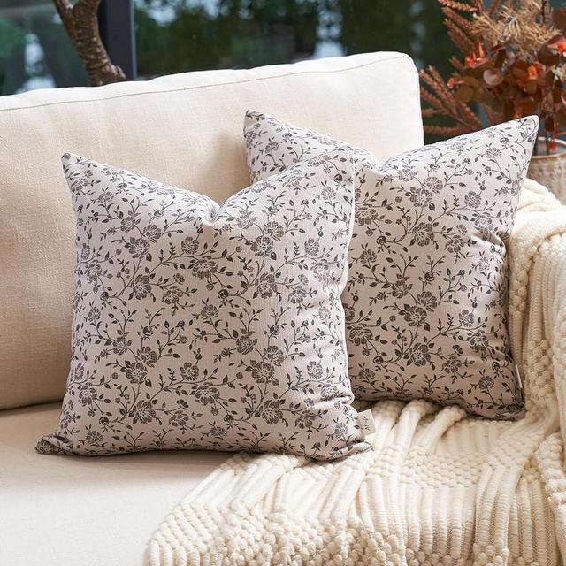 Alerfa Set of 2 Floral Pillow Covers 20x20, Vintage Block Print Throw Pillow Covers Decorative Farmhouse Accent Couch Pillows for Living Room Bedroom, Haze Green