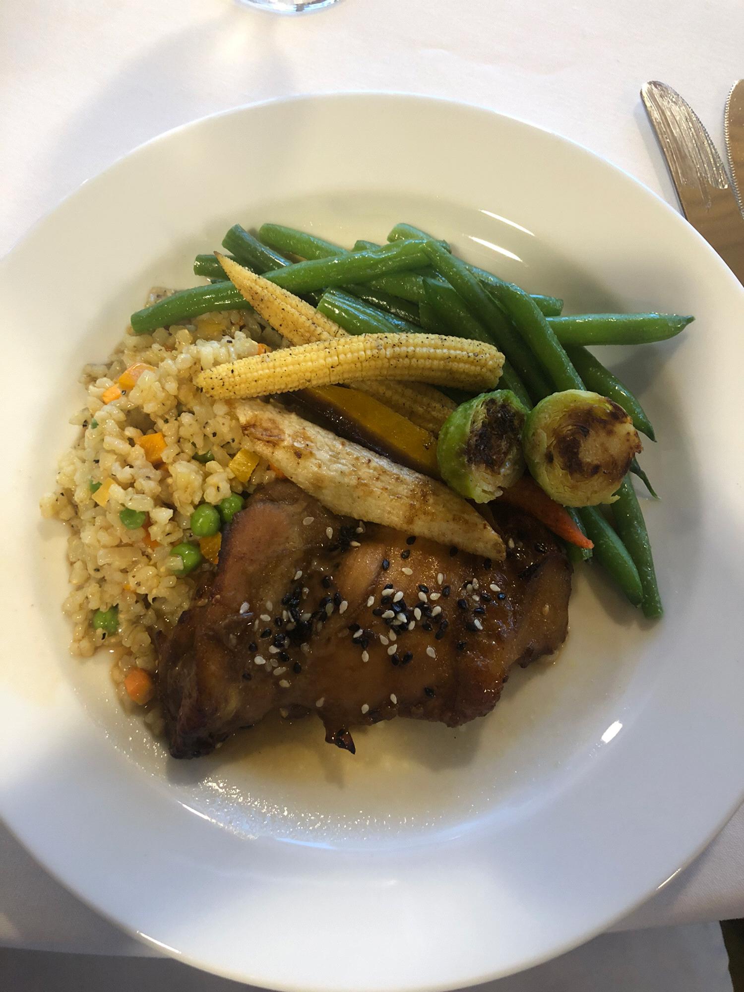 Sesame Chicken:
Sesame-ginger-hoisin glazed boneless chicken served with green beans and rice.