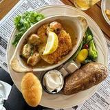 Trader Jack's Riverside Grille