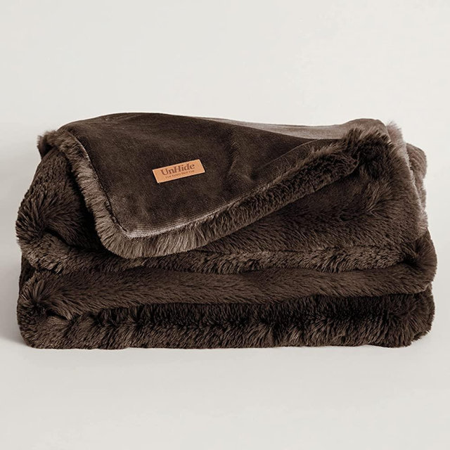 UnHide Marshmallow - Faux Fur Blanket - Heavy Weight, Extra Soft Blanket - Made from Recycled Materials - Machine Washable - Queen Size (60" x 80") - Chocolate Hair