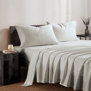 425-Thread Count Sateen 4-Piece Sheet Set