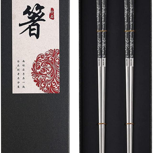 Stainless Steel Chopsticks Titanium Plated Metal Chopsticks Reusable Dishwasher safe Premium Japanese Korean Chopstick Laser Engraved Anti-slip Chop Sticks for Eating 2 Pairs Gift Set Black Silver