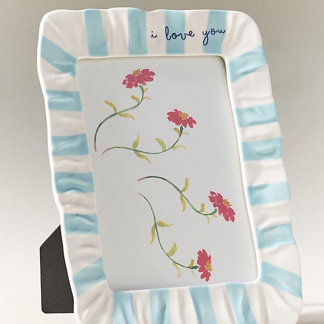 Amma Ruffle Frame