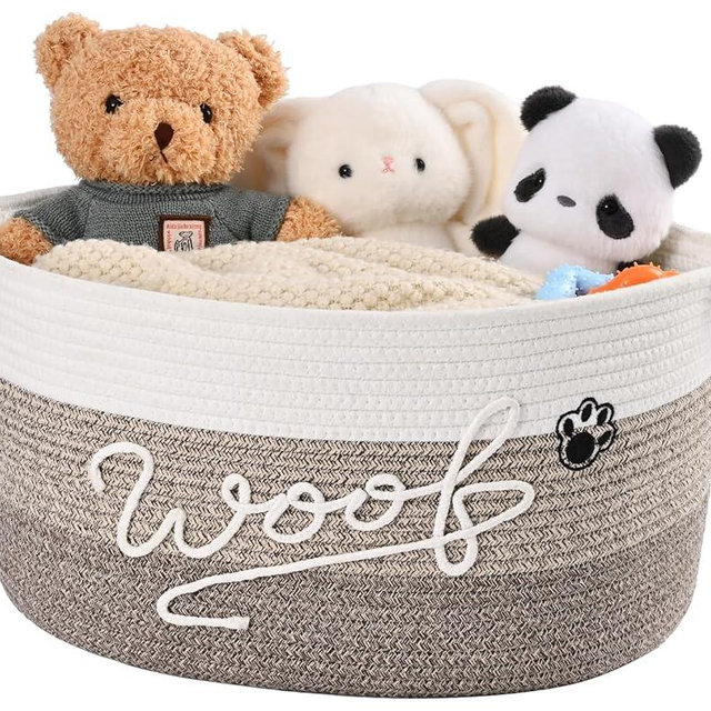 Degeyoyo Woof Dog Toy Basket with Handles, Large Dog Toy Storage Bin with Paw Print, Woven Dog Basket for Blankets, Toys, Chews, Pet Toy Box for Nursery, Living Room, Bedroom, 17”x12”x9, Brown