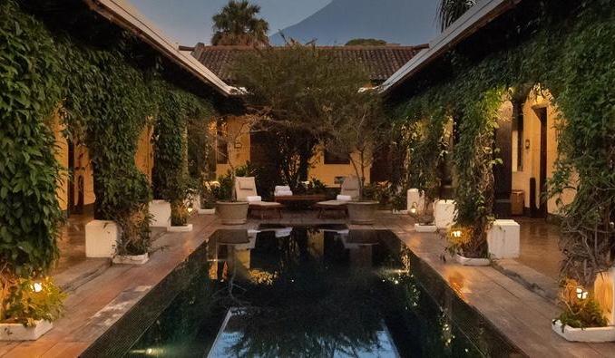 The Wedding Website of Christine Drake and Alexander Sicre