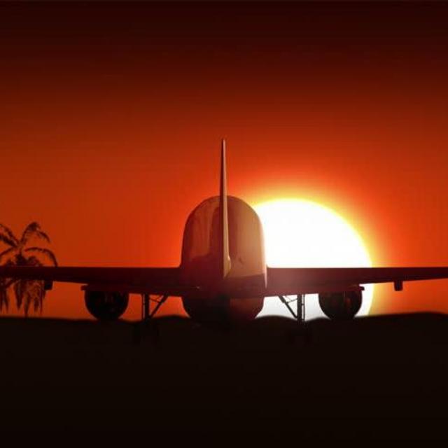 Round Trip Airfare 🛫🧔🏻👩🏽🌞