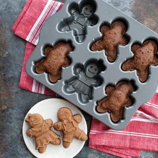 Gingerbread Kids Cakelet Pan