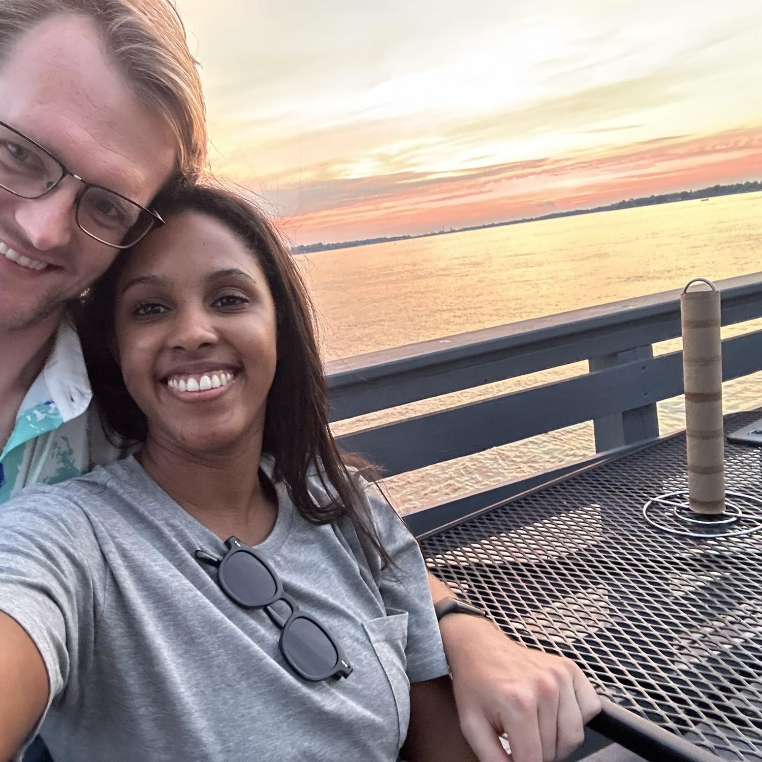 I would have liked to have better photos, but… I didn’t know how to take selfies and he didn’t know how to take photos either. 🤷🏾‍♀️😂 for obvious reasons Ian is 6,4 and I’m 5,1 😂