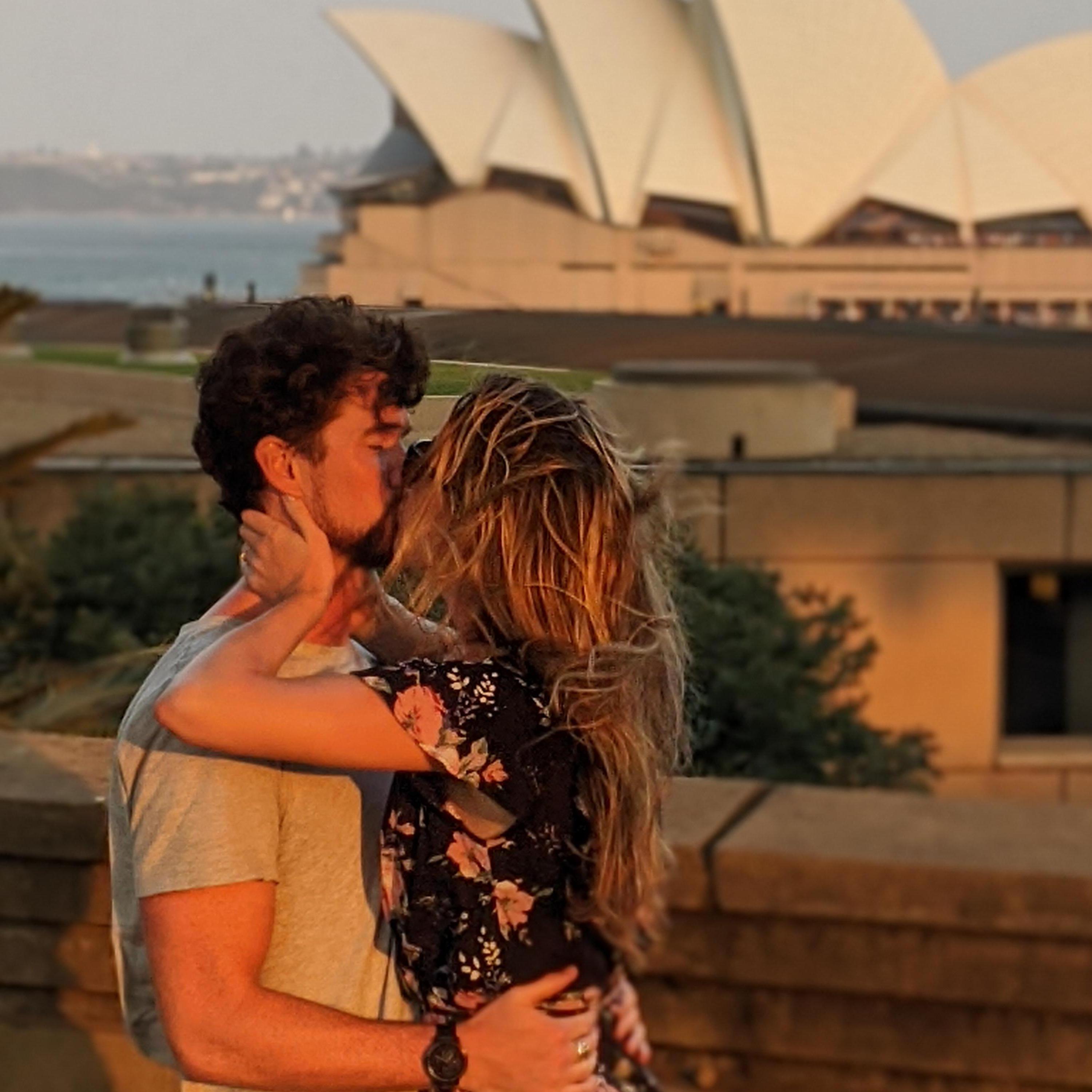 Scenic Sydney kisses!