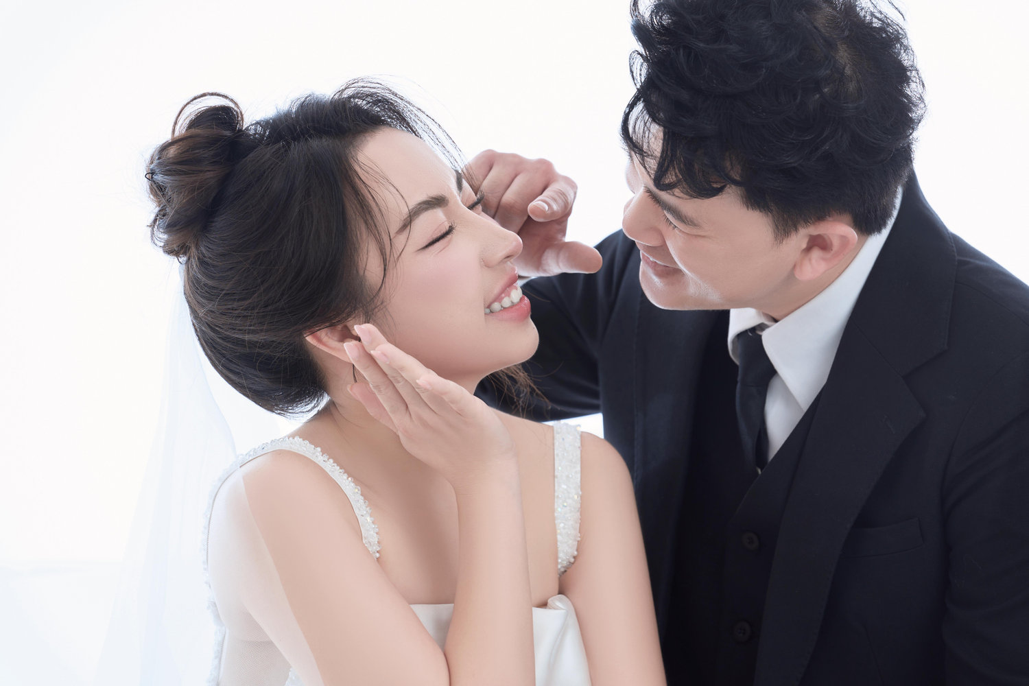 The Wedding Website of Hoang Ho and Quy Nguyen
