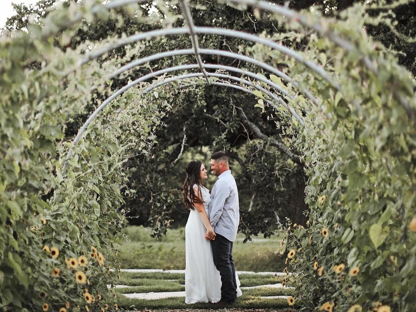 The Wedding Website of Katie Elledge and Nic Larocca