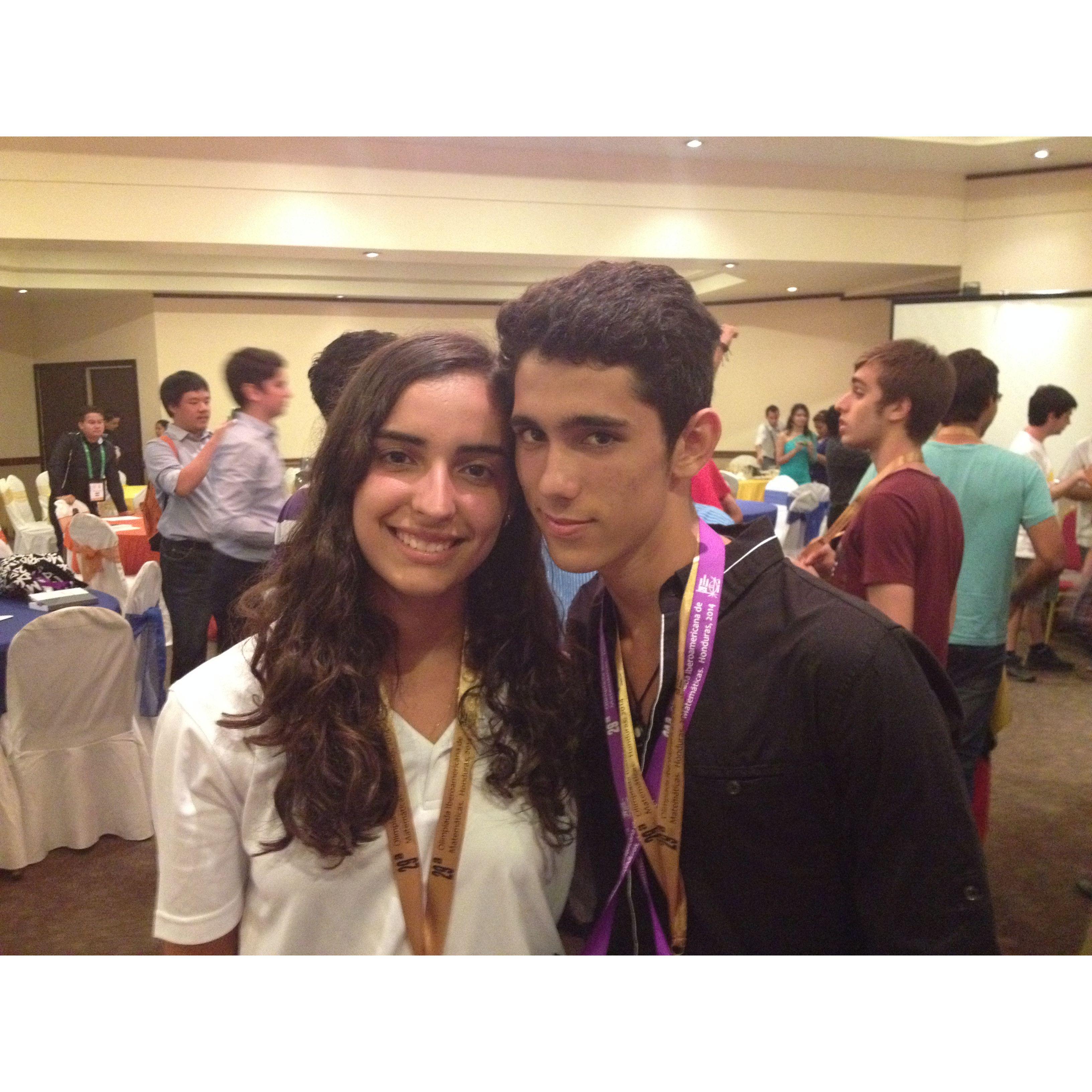 Honduras, 2014. Nos hicimos amigos en una Olimpiada Iberoamericana de Matemáticas. / We first became friends in an Iberoamerican Math Olympiad.