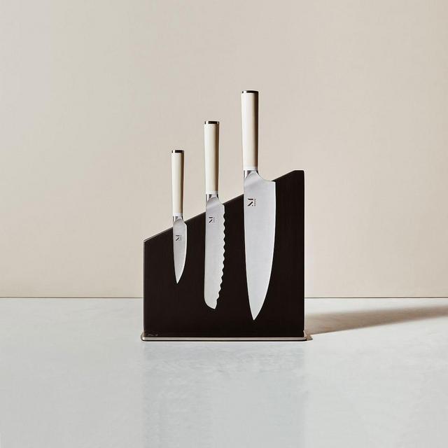 The Trio Plus Midnight Black Stand, Cool Neutral