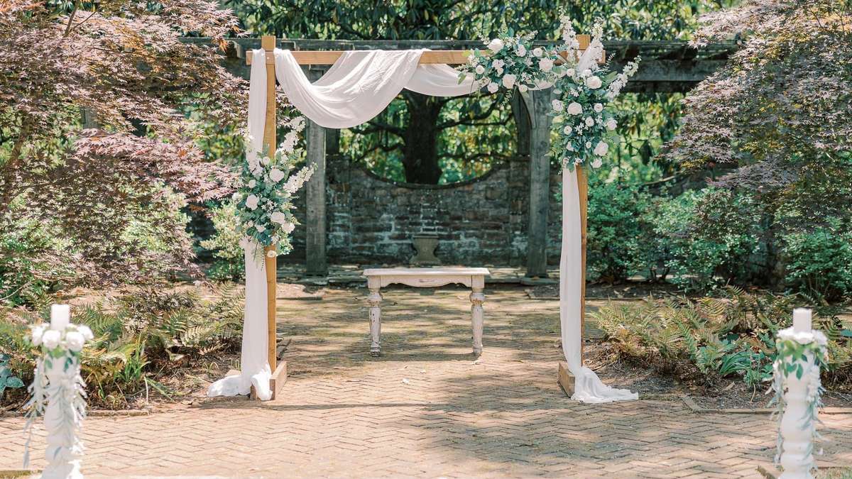 The Traveling Petal Wedding Florists Zola