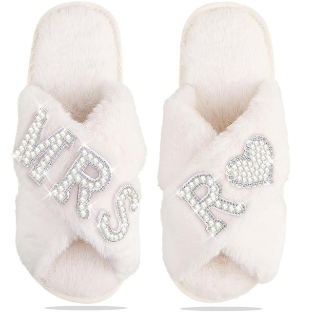 Bride Slippers for Wedding Day, Bride To Be Bridal Shower Gift for Women Bridesmaids, Personalized Initial MRS Pearl Letter Open Toe Fuzzy Flip Flops, Getting Ready Outfit, Bachelorette Party
