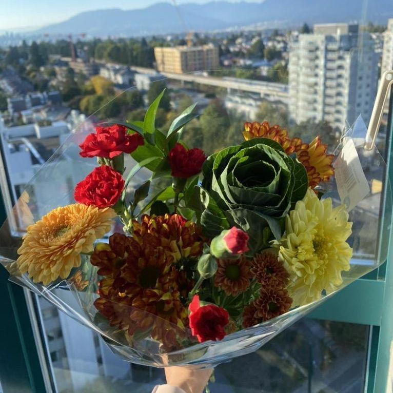 💐🌸 Flores bellas: Detalle inesperado que llenó mi día de color y mi corazón de amor.