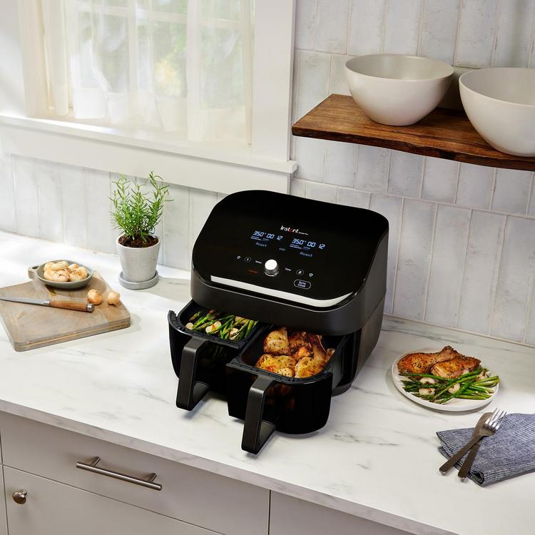 Instant Brands Instant Vortex Plus 6-Quart Black Air Fryer in the Air Fryers  department at