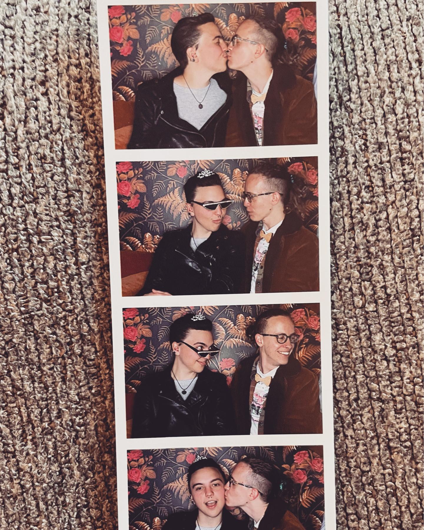 Us at the wedding expo in Santa Rosa 💖