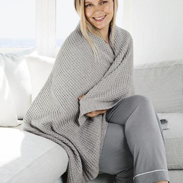 WAFFLE THROW BLANKET