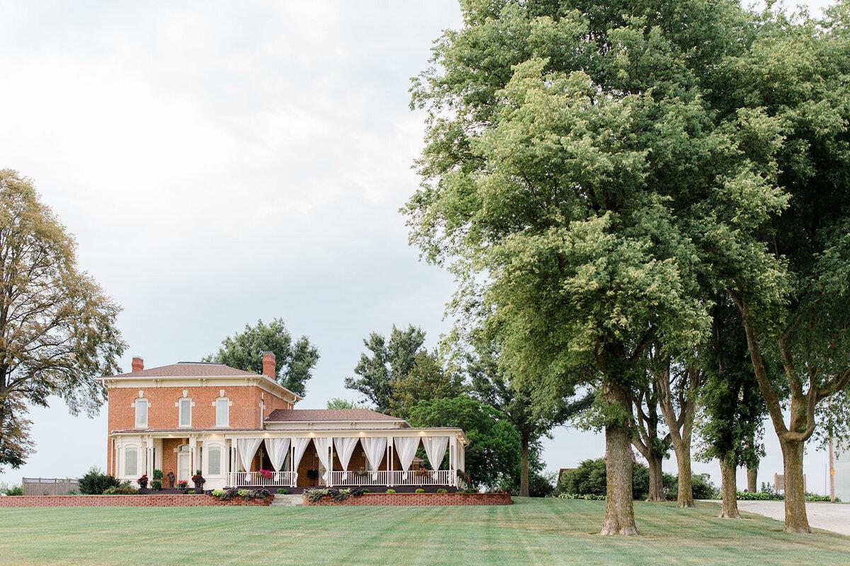 The Wedding Website of Britta Snyder and Hayden Davis