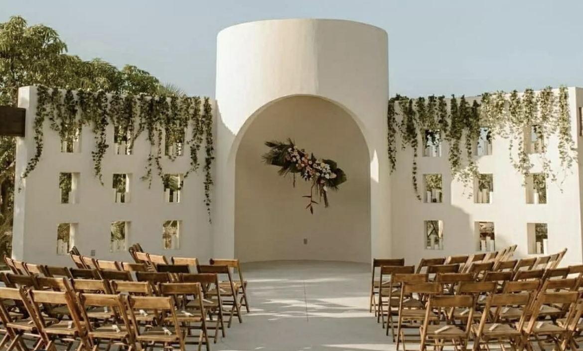 The Wedding Website of Emily Pozarski and Lloyd Davis