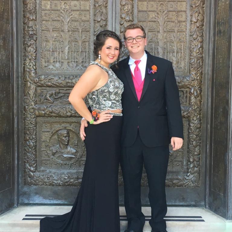 Prom photos at the Nelson Atkins!