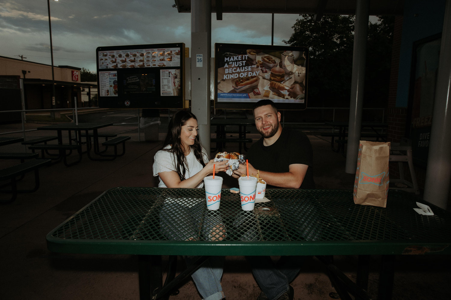 The Wedding Website of Lindsay Ammon and Clay Woodward