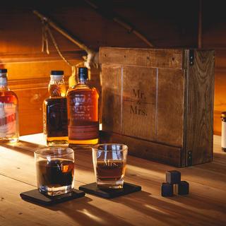 Personalized 7-Piece Whiskey Box Gift Set