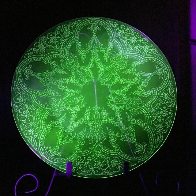Vintage Green Depression Uranium Glass 9...