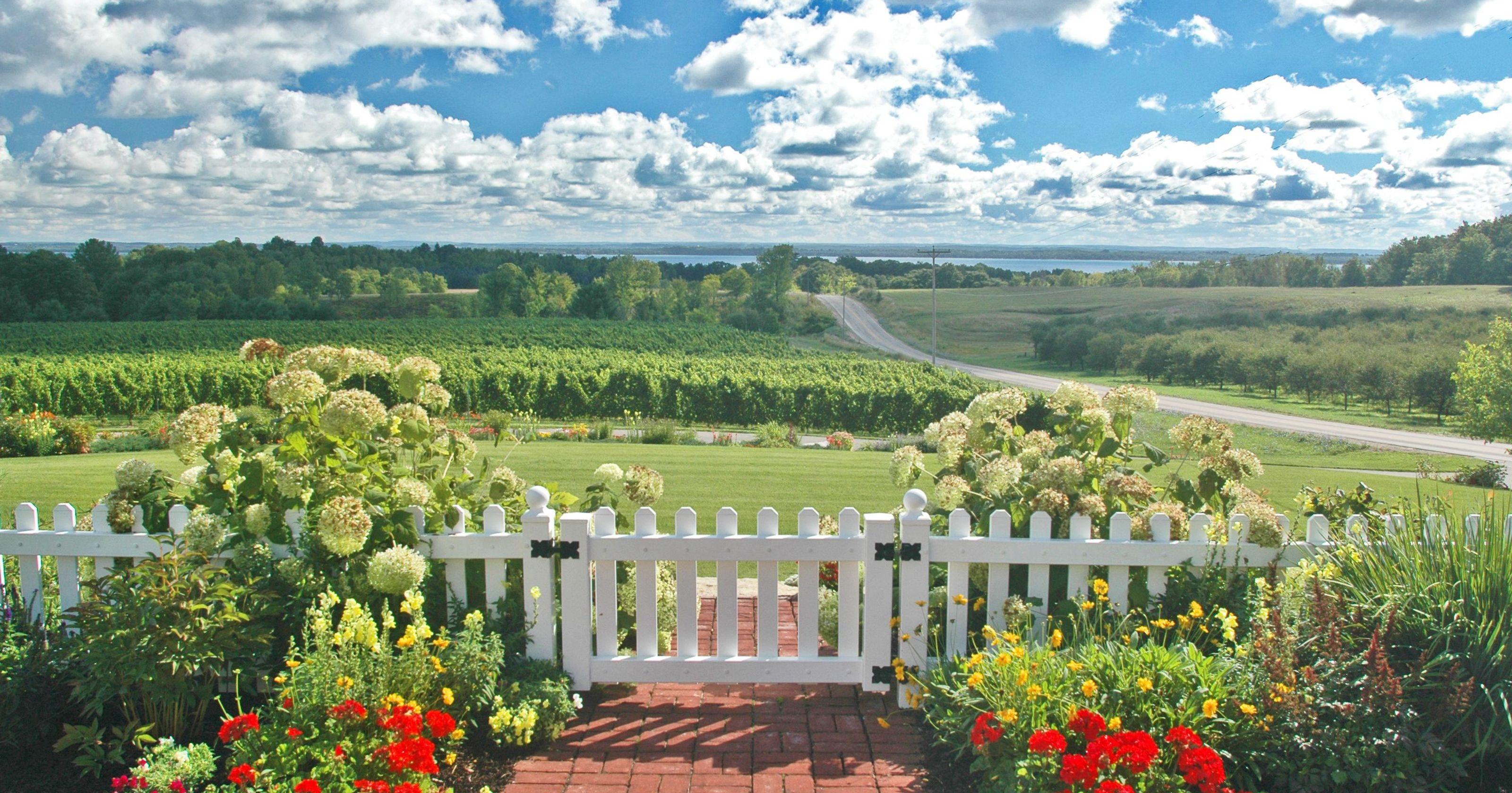 The Wedding Website of Skyler Nelles and Meghan Frederick