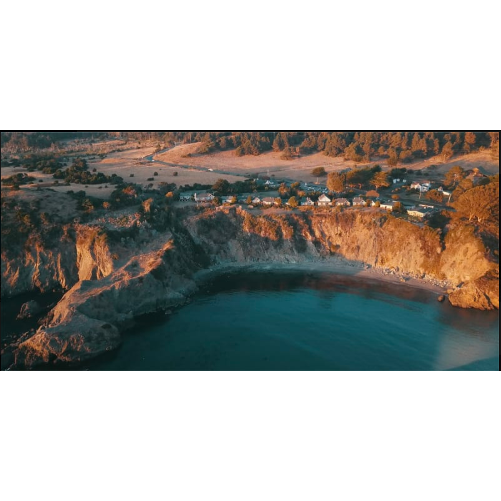The Albion River Inn sits on the bluffs of Albion CA