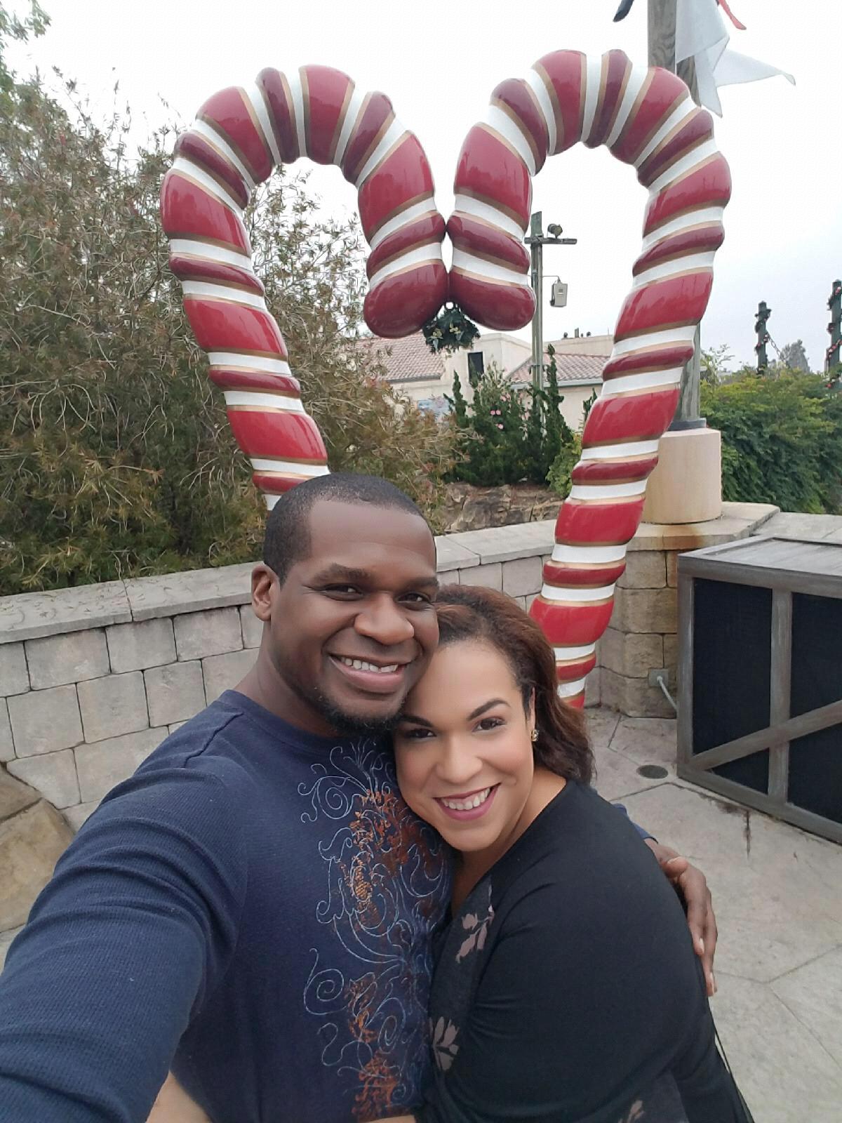 Day date at Sea World during Christmas season. A favorite holiday for LJ especially!
