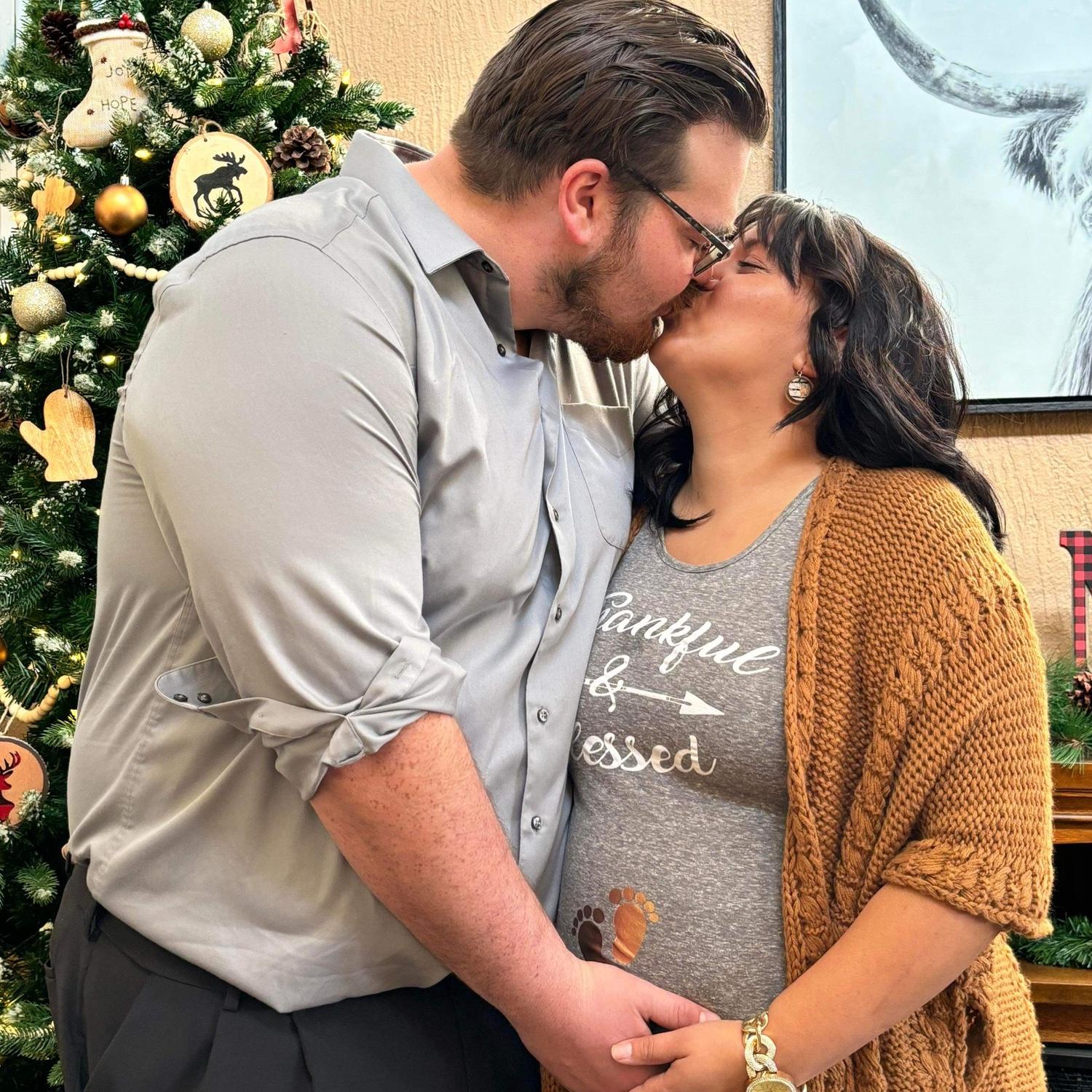 Thanksgiving 2023! ❤️ announcing our pregnancy!