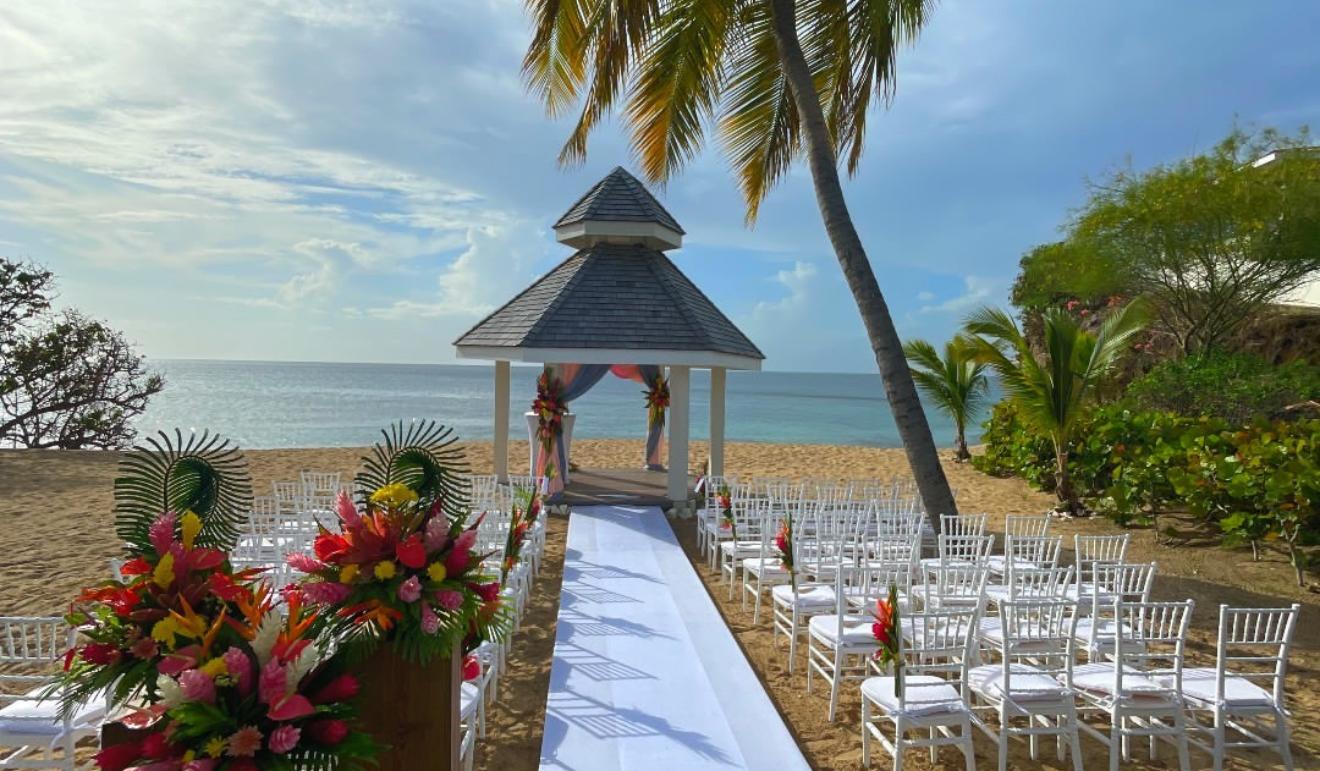 The Wedding Website of Tiffney Carter and Jerome Lessey