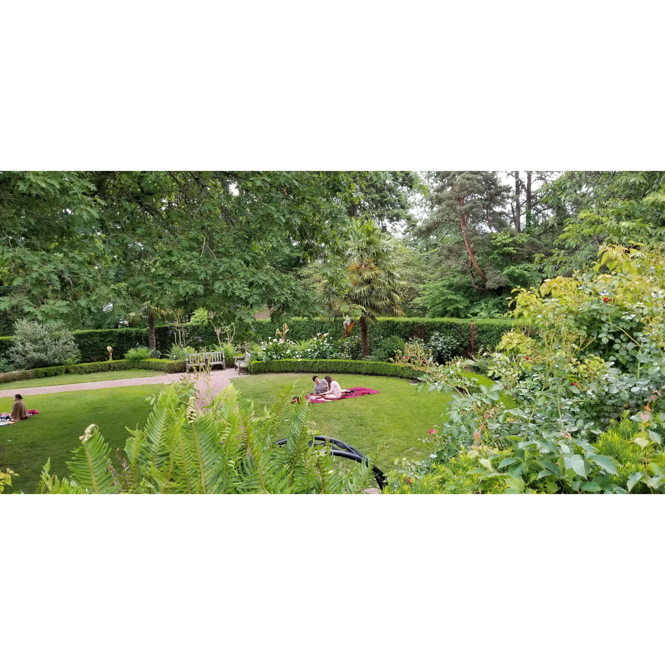 A picnic we had our fist week of meeting in the Shakespeare Garden