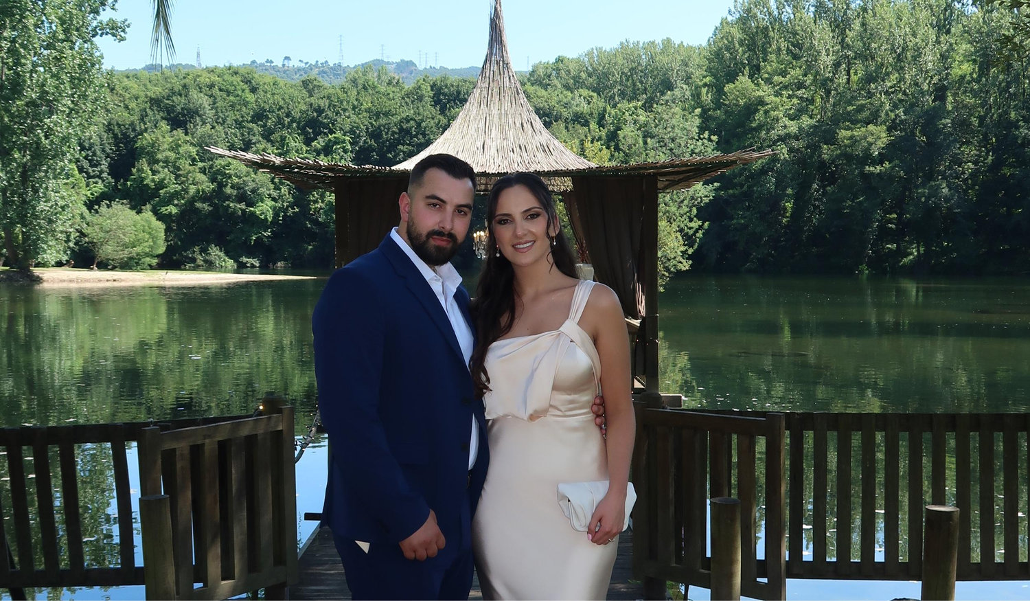The Wedding Website of Sendi Taranis and Andi Meraku
