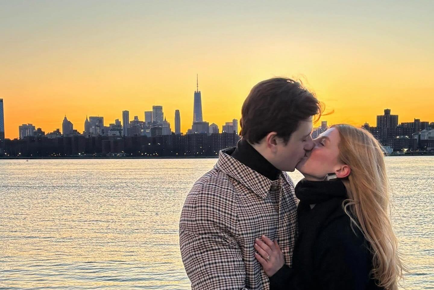 The Wedding Website of Lauren Dierker and Daniel Navon