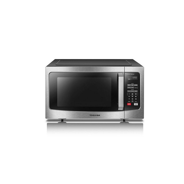 Toshiba 1.6 Cubic Feet Microwave with Inverter Technology