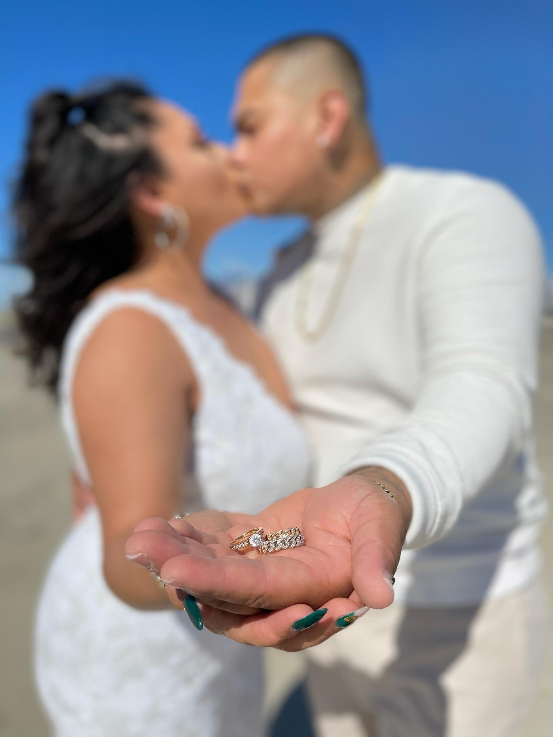 The Wedding Website of Ashlee Flores-Gutierrez and Rogelio Gutierrez