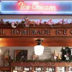 The Pearl Ice Cream Parlor