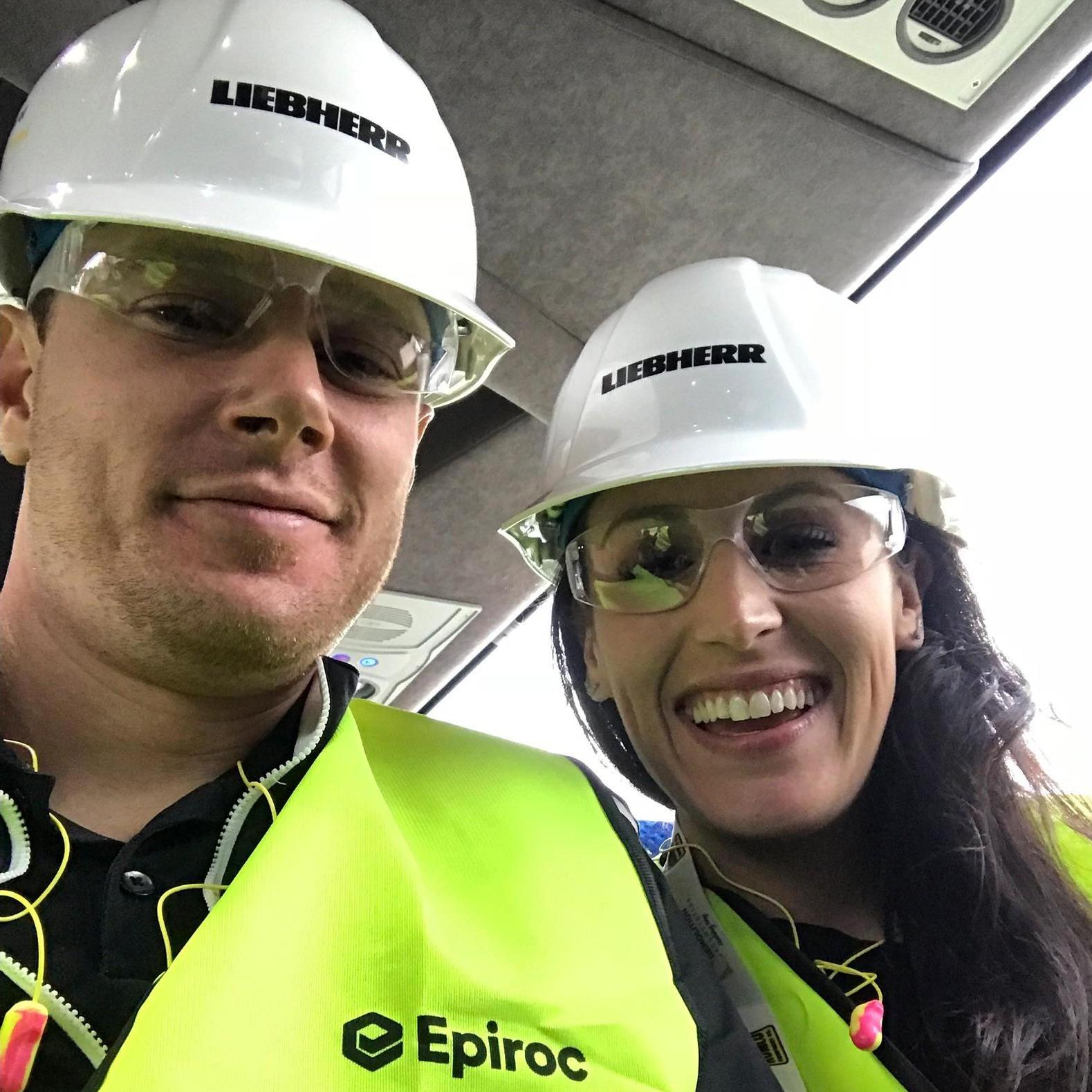 Another major thing we had in common from the beginning was that we both grew up in construction families! (Well, deconstruction for him, but similar enough.) 👷🏻♀️👷🏻♂️
