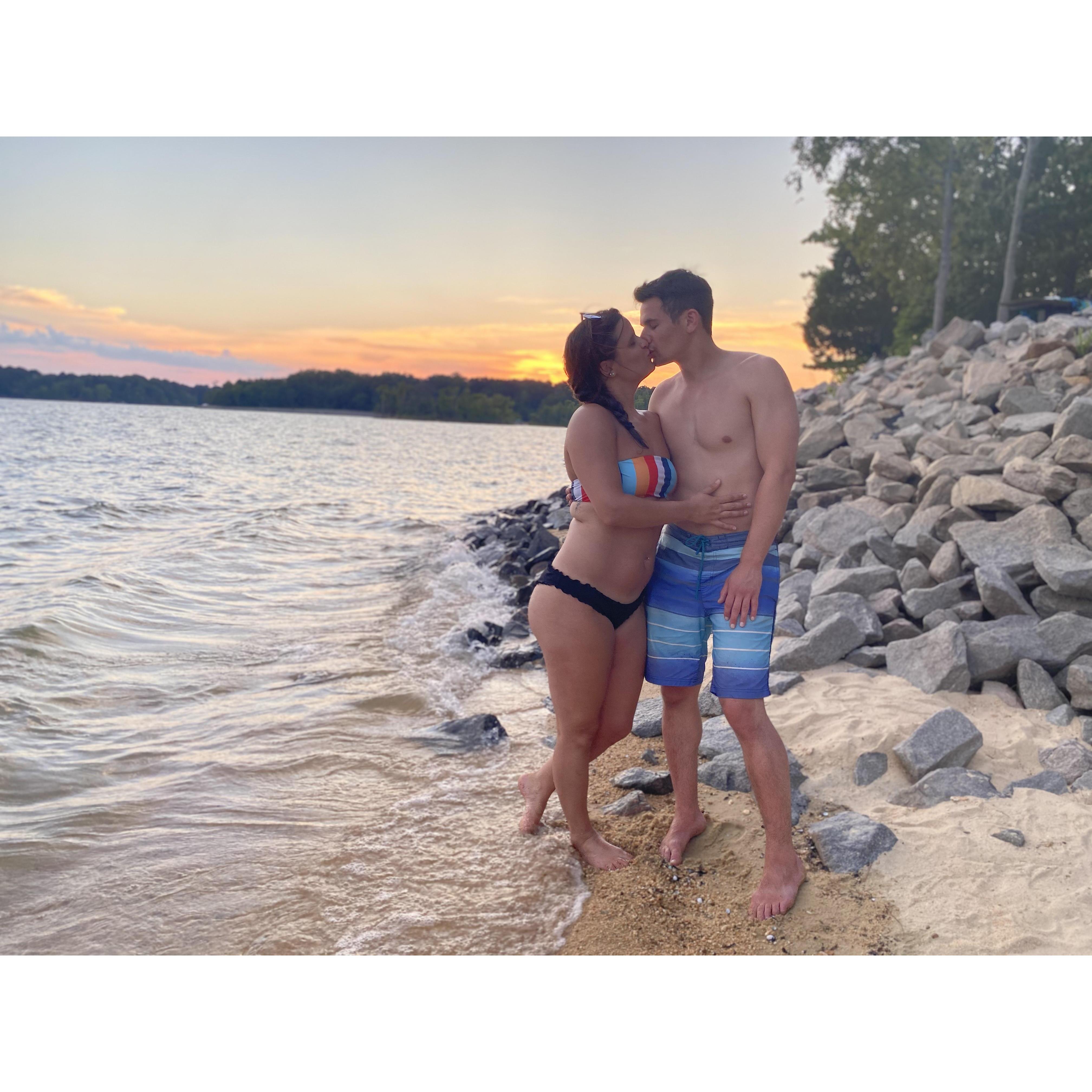 Camping lakeside, Kerr Lake Virginia