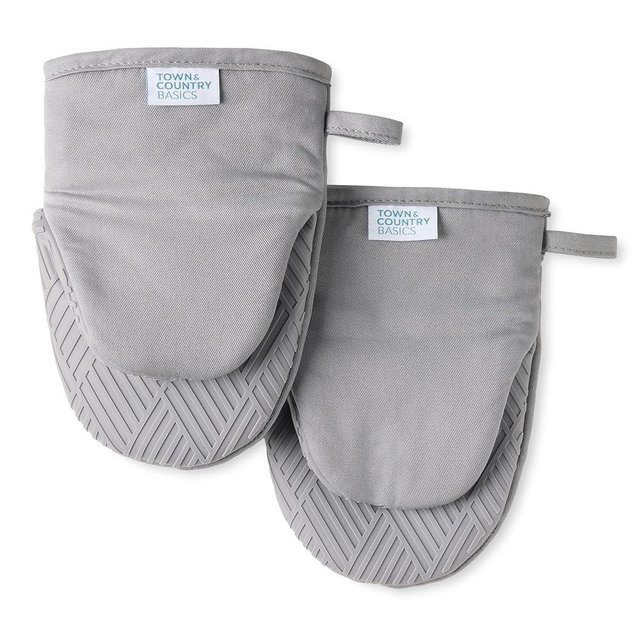 TOWN & COUNTRY BASICS Basketweave Soft Silicone Mini Oven Mitt 2-Pack Set, Heat Resistant up to 500F, Flexible Silicone, Non-Slip Grip, Grey, 5.5"x8"