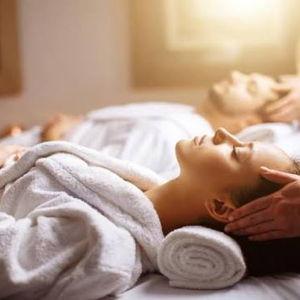 Couples Massage for Honeymoon