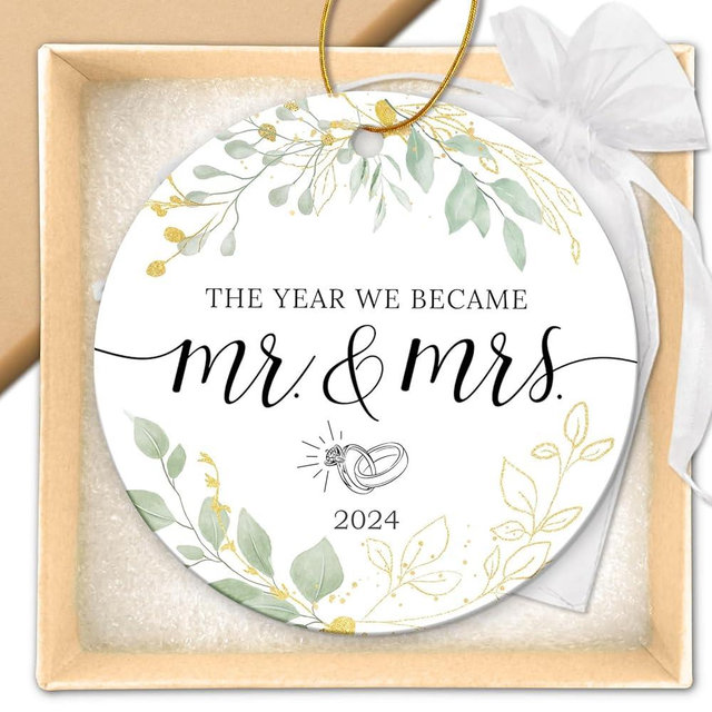 ZAGKOO Wedding Gifts - Wedding Mr and Mrs Gifts for Couple - Wedding Gifts for Couples 2024, Future Mr & Mrs Gifts - Bridal Shower Gifts for Bride, 1st Married Presents - Ceramic Wedding Ornament