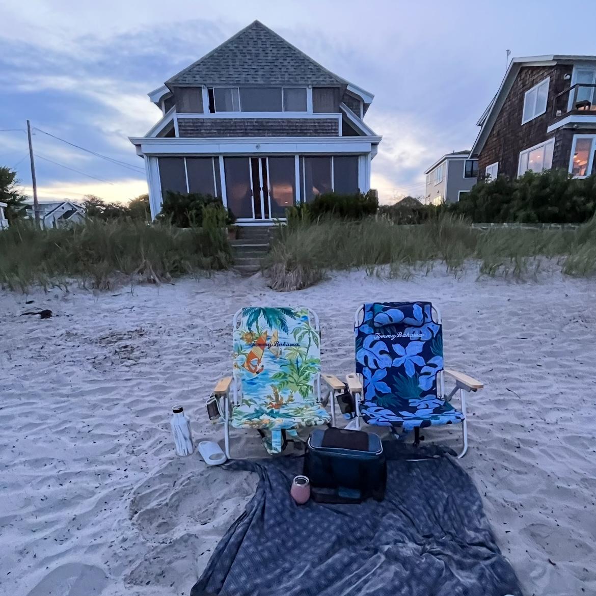 June 2020: Shannon & Keanyon stay in touch through Covid, and when she finishes grad school, he takes her to Jenness State Beach in Rye for their "second first date".