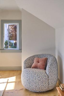 Cosette Swivel Chair