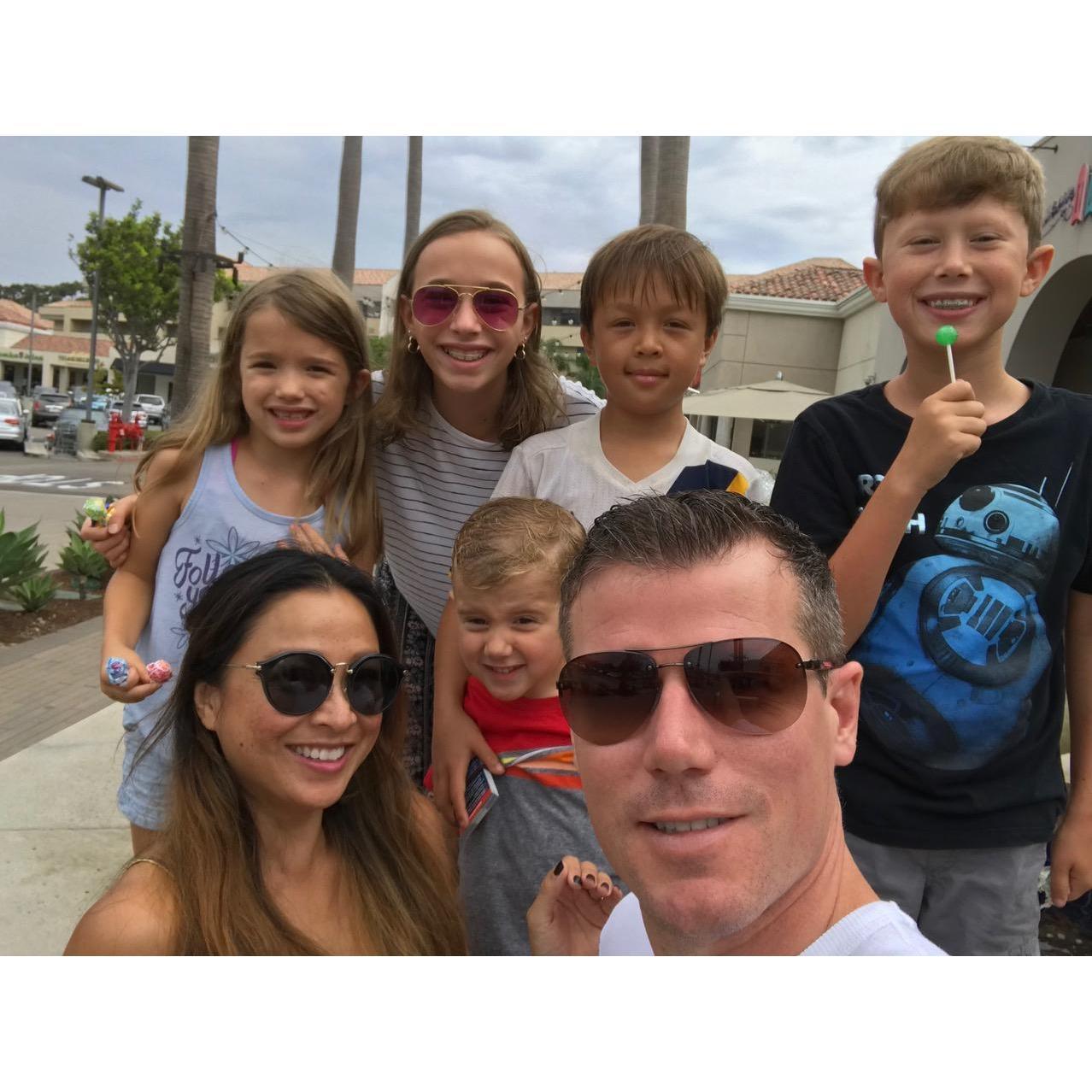 The whole gang; Gwyn, Lily, Kaspar, Derrick, William, Anh and Dustin