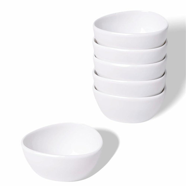 LEETOYI Mini Ceramic Ramekins Souffle Dishes 1.5 OZ, Small Dipping Bowls, Sauce Dip Bowls for Kitchen Serving Sauce Condiments, Oven & Microwave Safe, Set of 6, White
